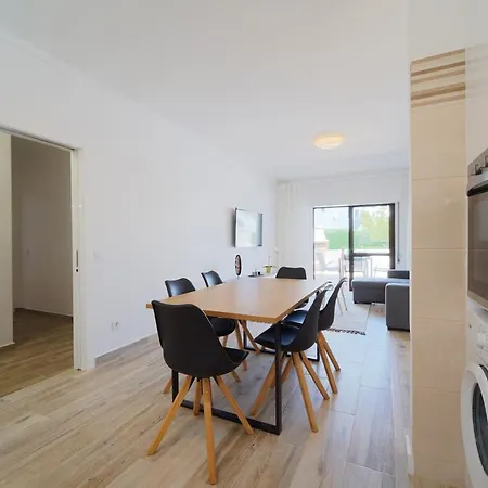 Sky Villas Boas T2- 6 Pax Готель *