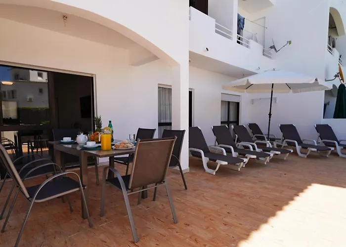 Hotel Sky Villas Boas T2- 6 Pax *