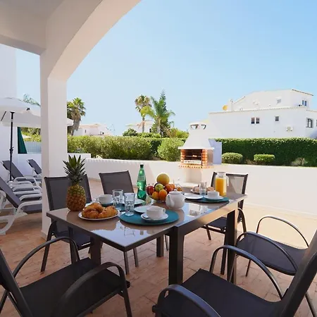 Sky Villas Boas T2- 6 Pax 酒店 *